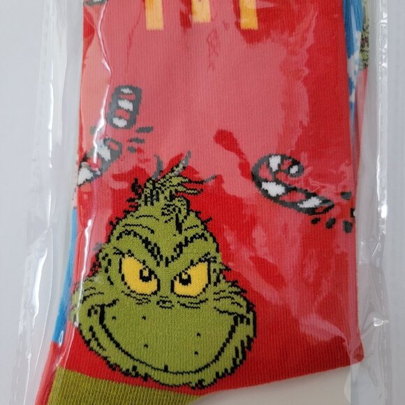 McDonald's Canada The Grinch 2024 holiday socks, Adult One-Size Mismatch Color - Picture 4 of 7